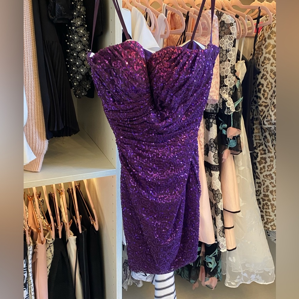 Purple sequin cocktail dress. La Femme. Size 8. Never worn.